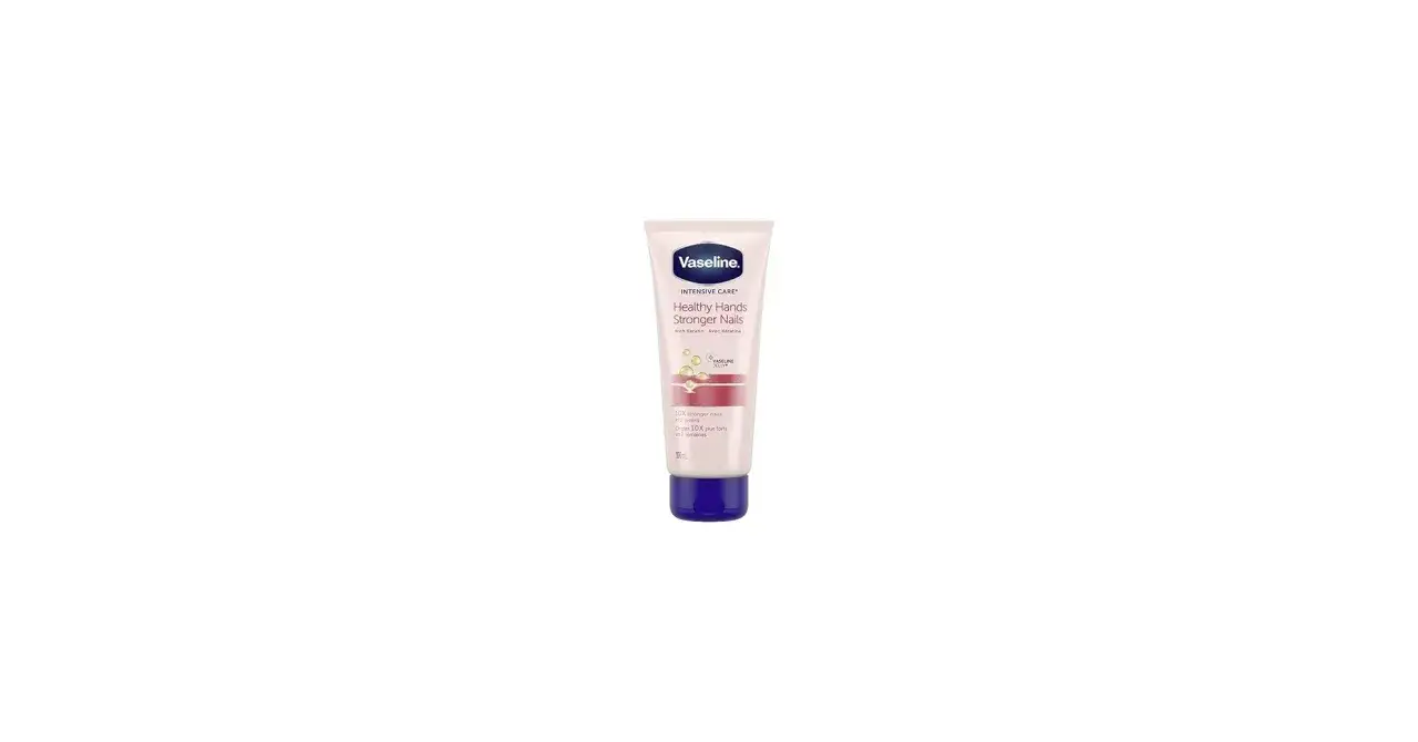 Tube de cr&egrave;me Vaseline pour mains et ongles, promettant des ongles 10X plus forts. Id&eacute;al pour ceux qui ont les ongles rong&eacute;s.