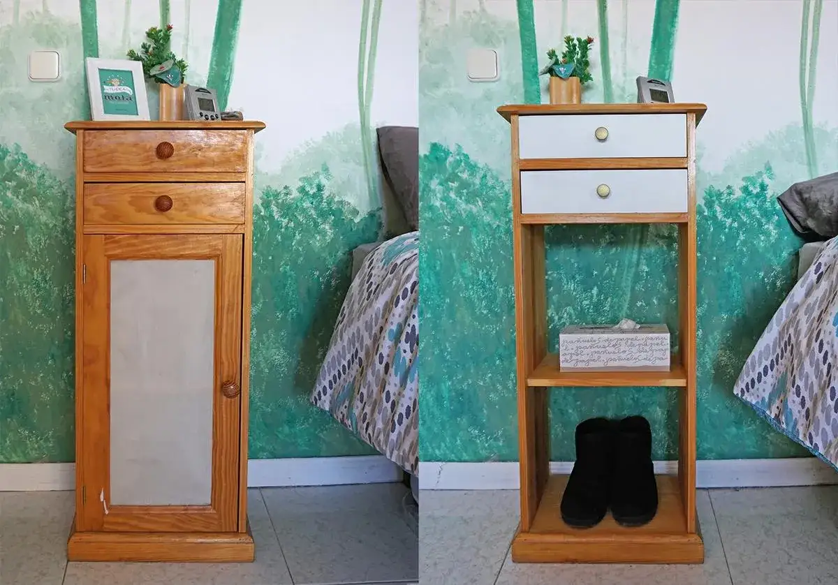 Antes y despu&eacute;s de restaurar mesita de noche. Mueble de madera con cajones y puerta, junto a cama con ropa de cama estampada.