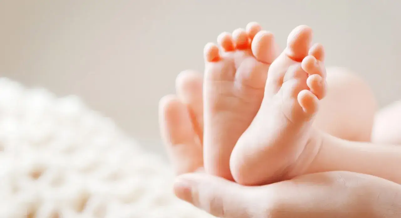 Zdjęcie Skarpetki 15-18 na jaki wiek? Odkryj idealny rozmiar dla dziecka