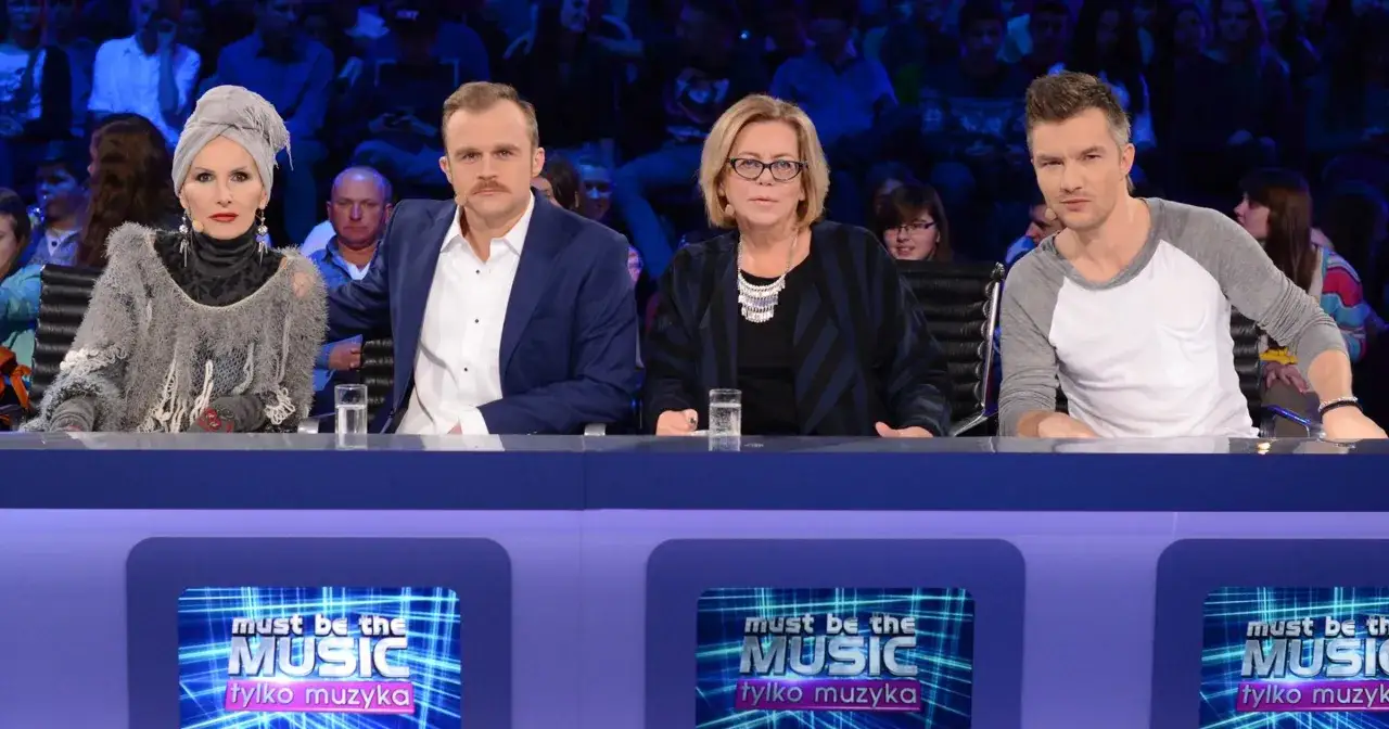 Cztery osoby w jury programu