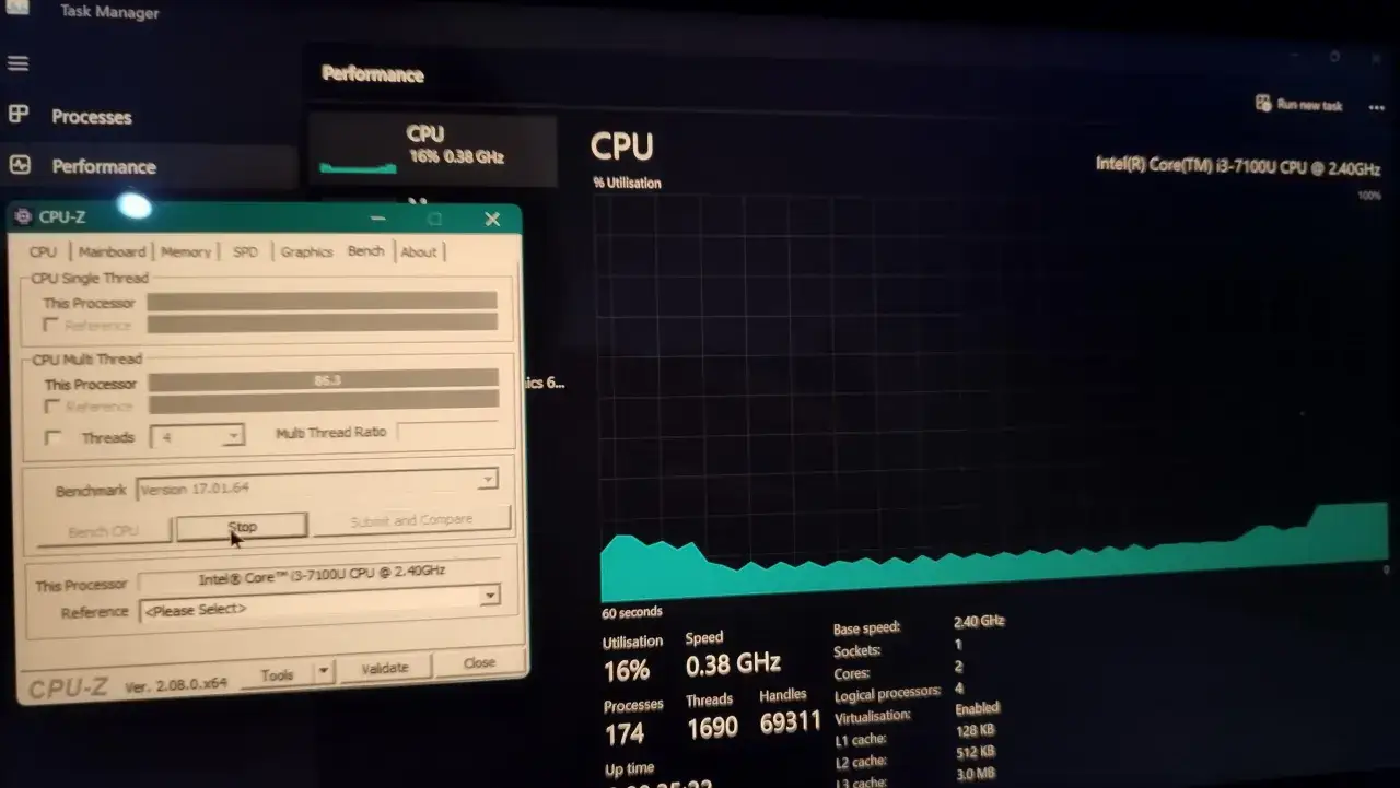 Monitorowanie zadań w tle ochrony systemu. CPU-Z pokazuje 16% wykorzystania procesora Intel Core i3.