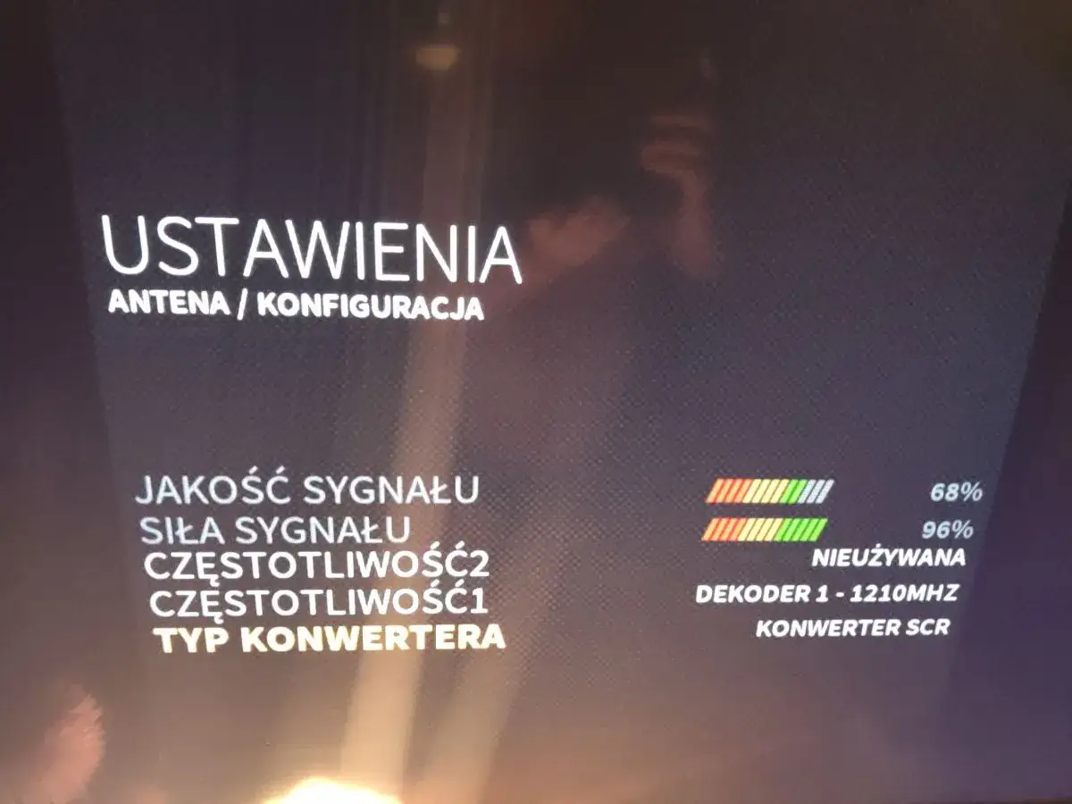 Ustawienia anteny: jakość sygnału 68%, siła 96%. Dekoder 1 - 1210MHz, konwerter SCR. Multiroom dekoder zablokowany.
