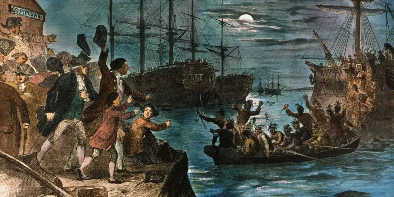 Nocne wydarzenia w Bostonie, gdzie ludzie w przebraniu Indian wyrzucają skrzynie z herbatą do wody. To słynne bostonskie picie herbaty.