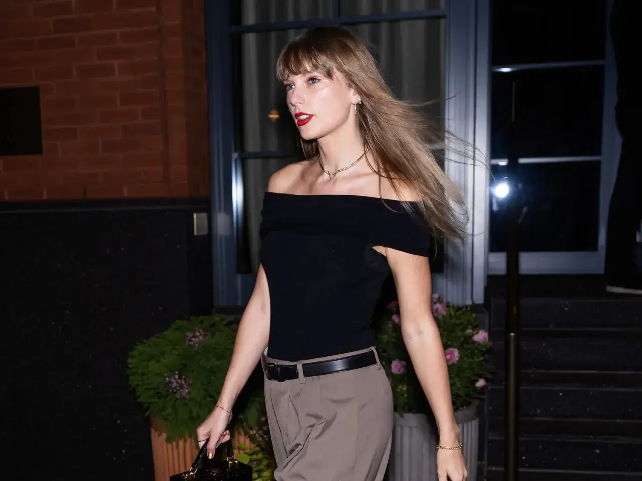 Taylor Swift Street Style Outfits
