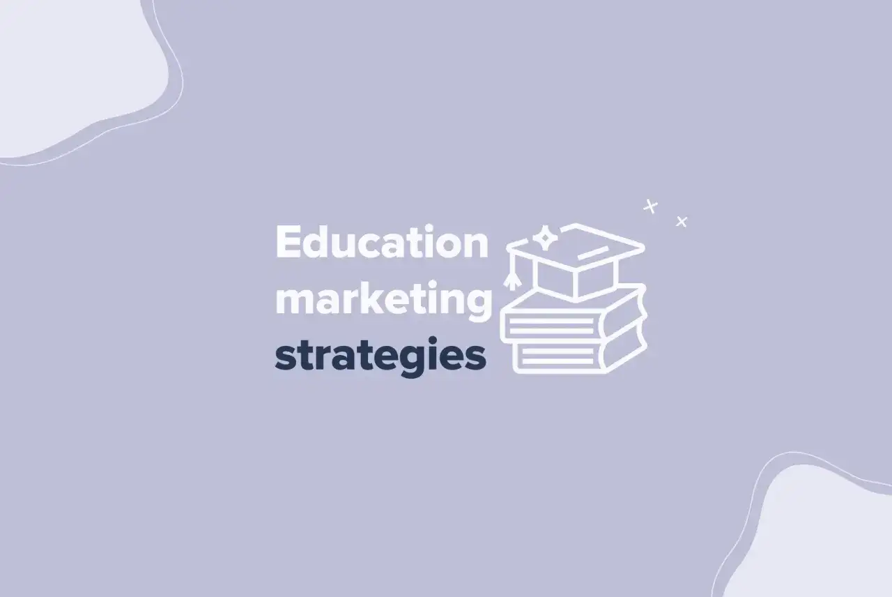 Reklama edukacyjna: stos książek z czapką absolwenta. Skuteczne strategie marketingu edukacyjnego.