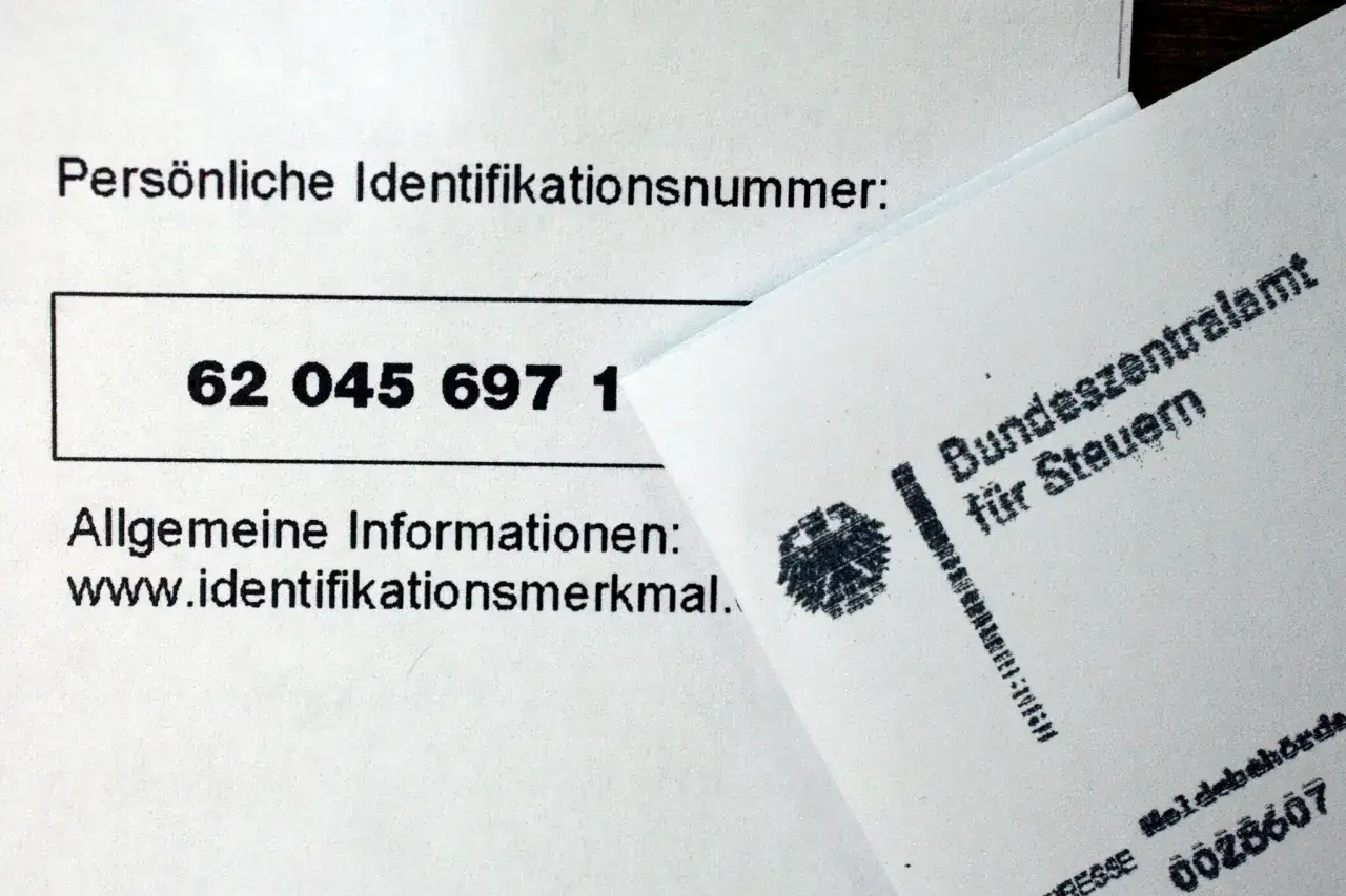 Persönliche Identifikationsnummer: 62 045 697 1. Ein Dokument vom Bundeszentralamt für Steuern.