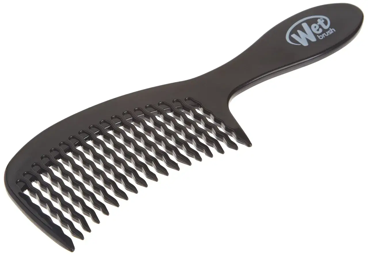 Czarny grzebień Wet Brush ułatwia czesanie włosów, nawet mokrych.