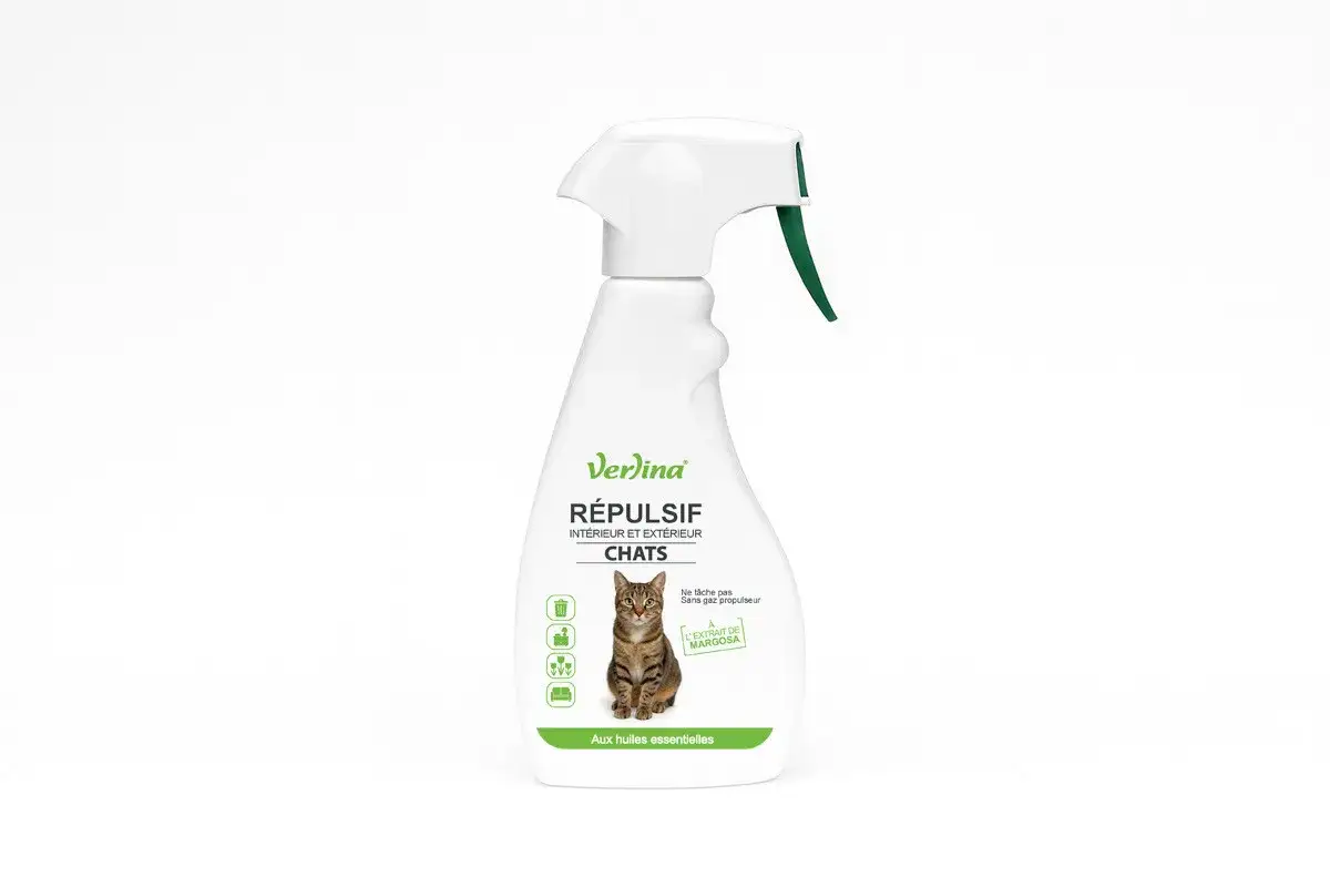 Flacon spray répulsif chat, un remède de grand-mère aux huiles essentielles pour protéger votre intérieur et extérieur.