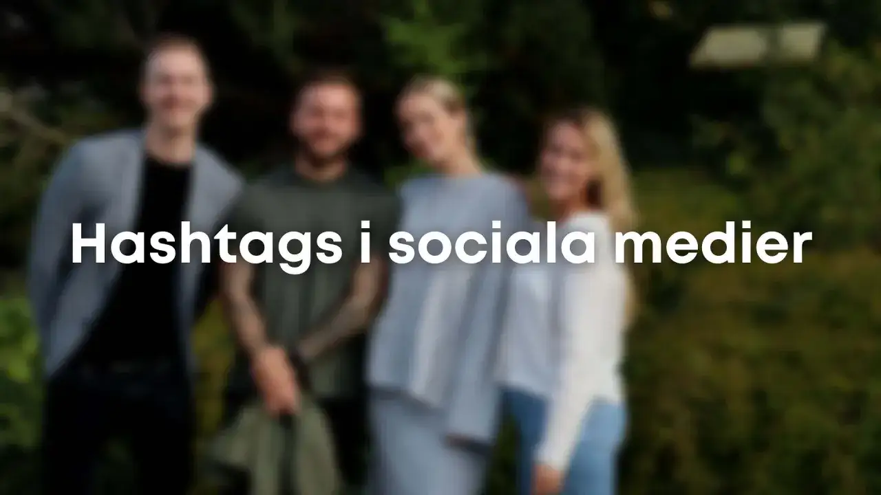 Fyra personer st&aring;r bakom texten 