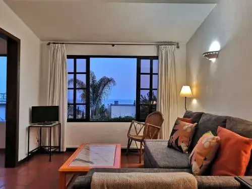 Różne typy zakwaterowania na Maderze: hotel, apartament, quinta
