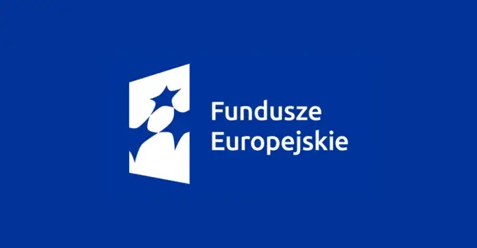 Osoba przeglądająca stronę internetową z informacjami o dotacjach UE
