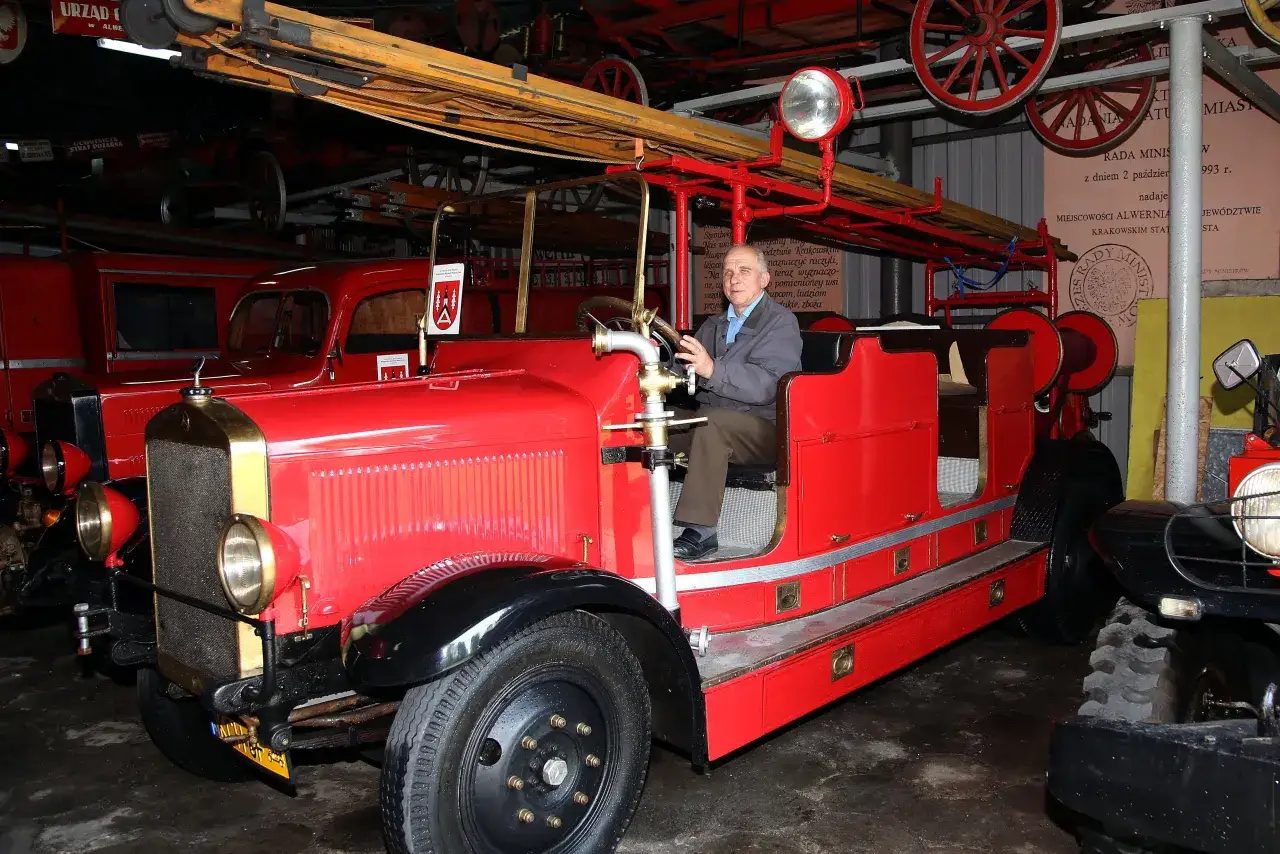 Zabytkowy wóz strażacki Mercedes 1926 Alwernia