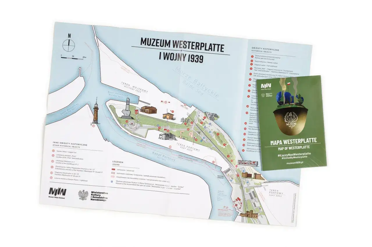 Mapa Muzeum Westerplatte pokazuje, gdzie leży Westerplatte, z zaznaczonymi obiektami historycznymi i terenami portowymi.