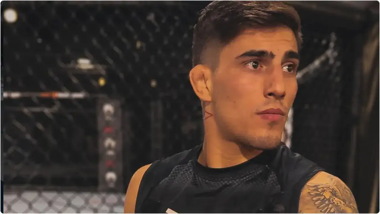 Bernardo Sopai, en ung MMA-fighter, blickar ut med beslutsamhet i blicken.