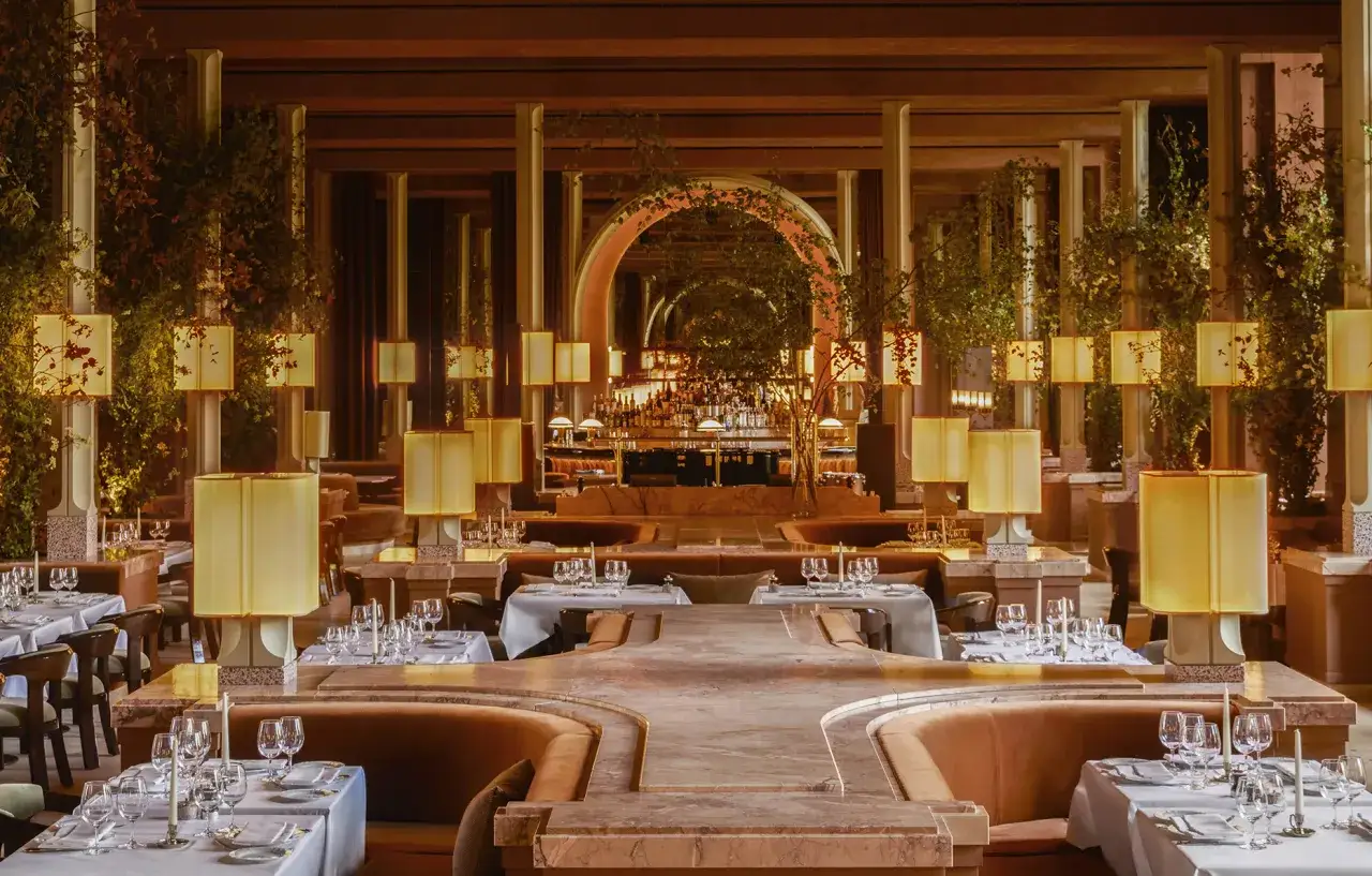 Intérieur restaurant semi-gastronomique moderne Paris