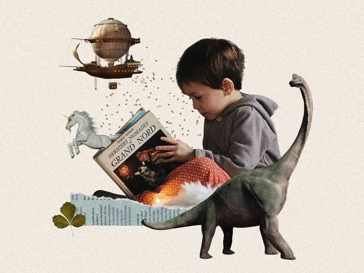 Un ni&ntilde;o lee un libro de aventuras con un dinosaurio y un unicornio, ideal para libros para ni&ntilde;os de 7 a&ntilde;os.