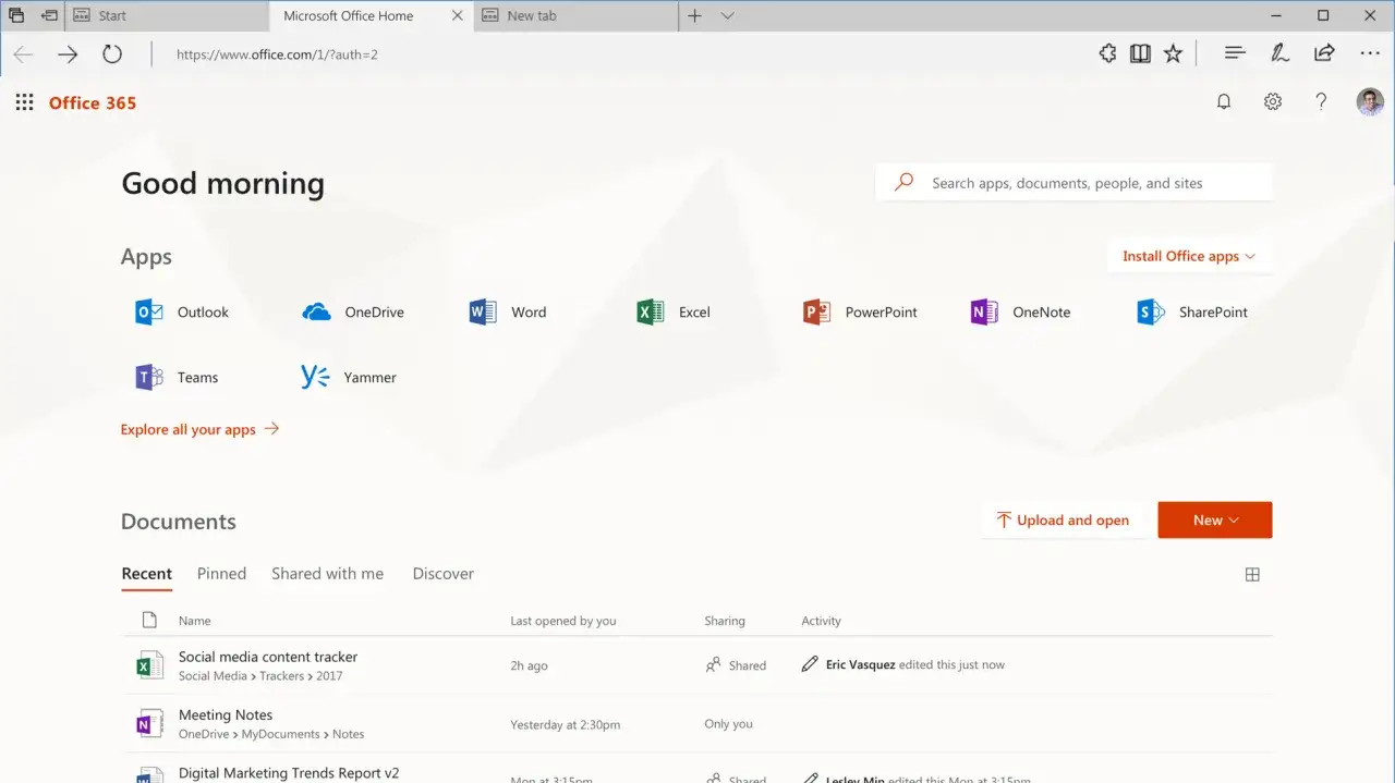 Strona główna Microsoft 365 z ikonami aplikacji: Outlook, OneDrive, Word, Excel, PowerPoint, OneNote, SharePoint, Teams, Yammer. Widoczne ostatnie dokumenty.