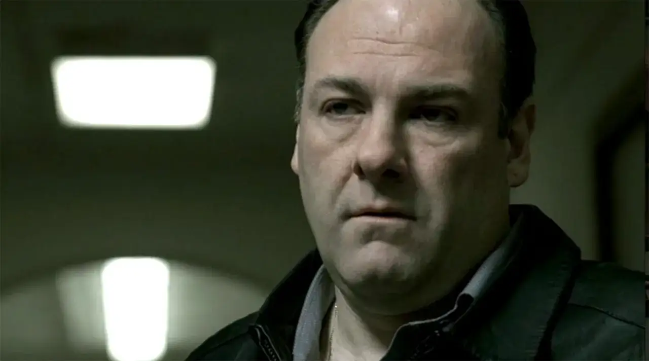 Tony Soprano w kultowej scenie, która na zawsze zmieniła zakończenie Rodziny Soprano.