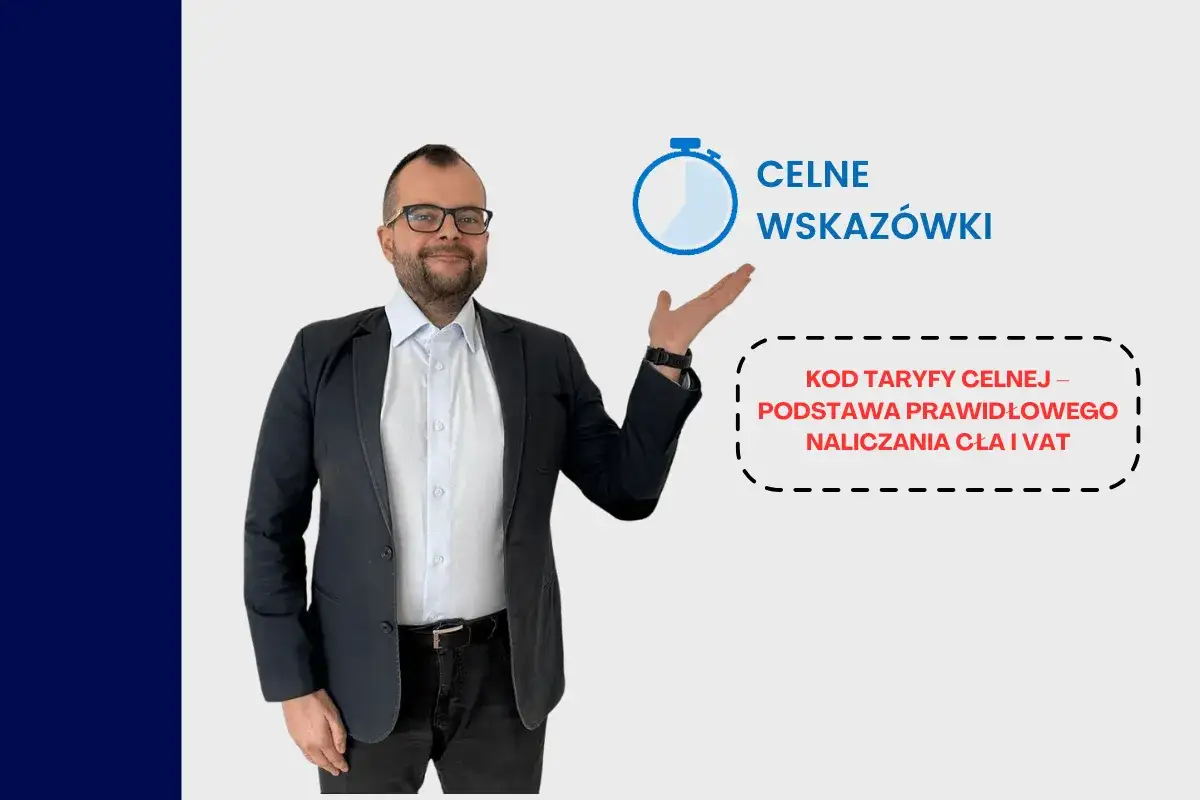 Mężczyzna w garniturze wskazuje na tekst 