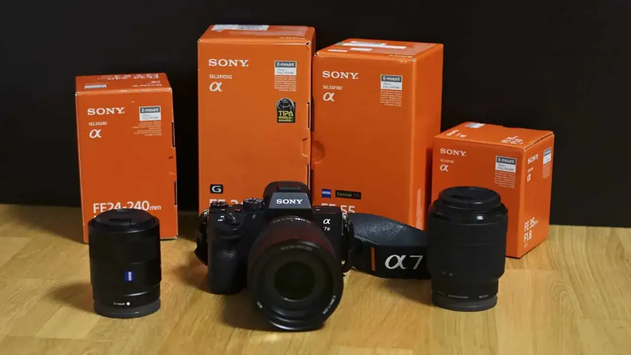 Sony A7 III z obiektywami: FE 24-240mm, FE 55mm F1.8 i FE 35mm F1.8. Idealny zestaw, jaki obiektyw do Sony a7 iii wybrać?