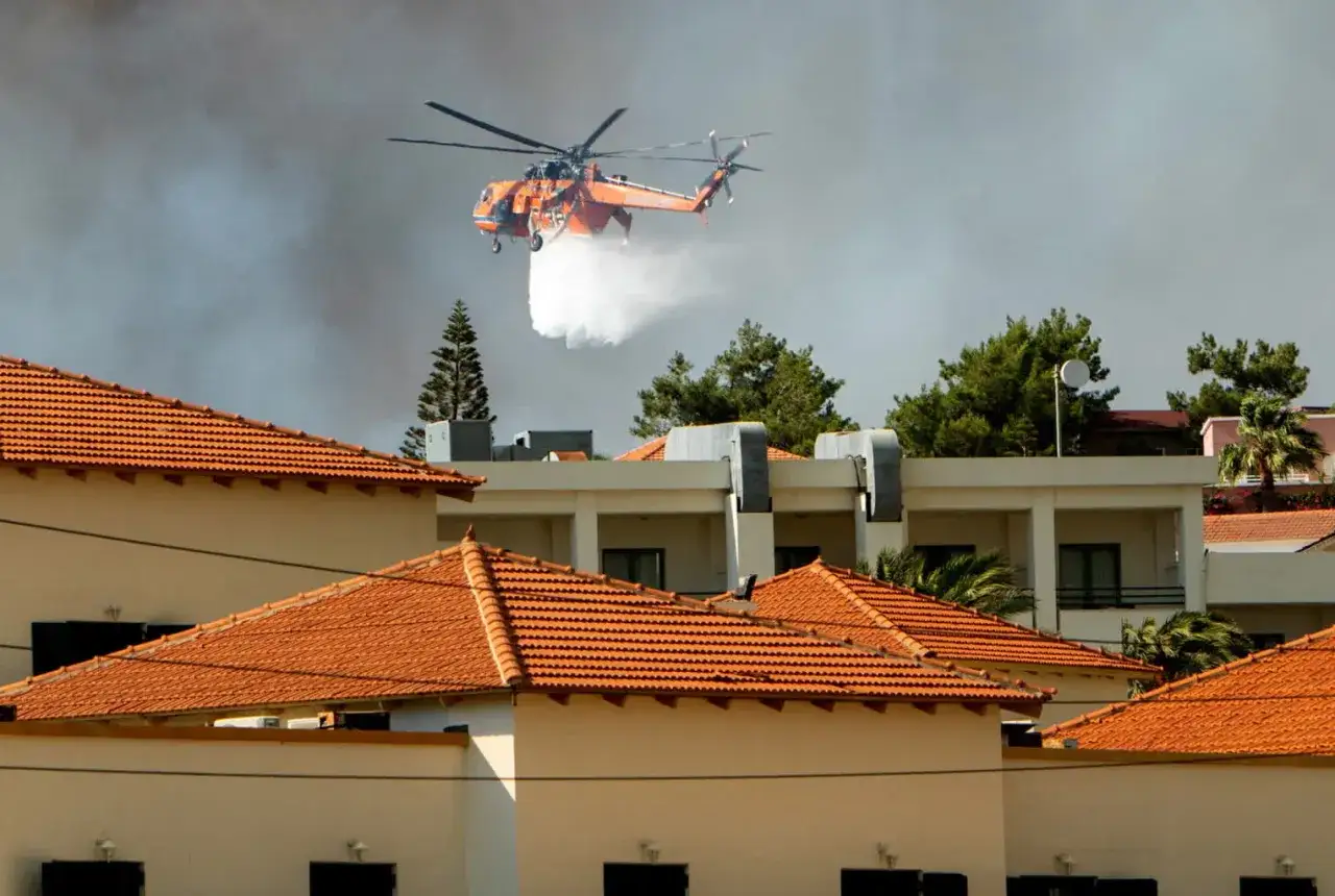 Rodos po pożarach odbudowane hotele Kiotari
