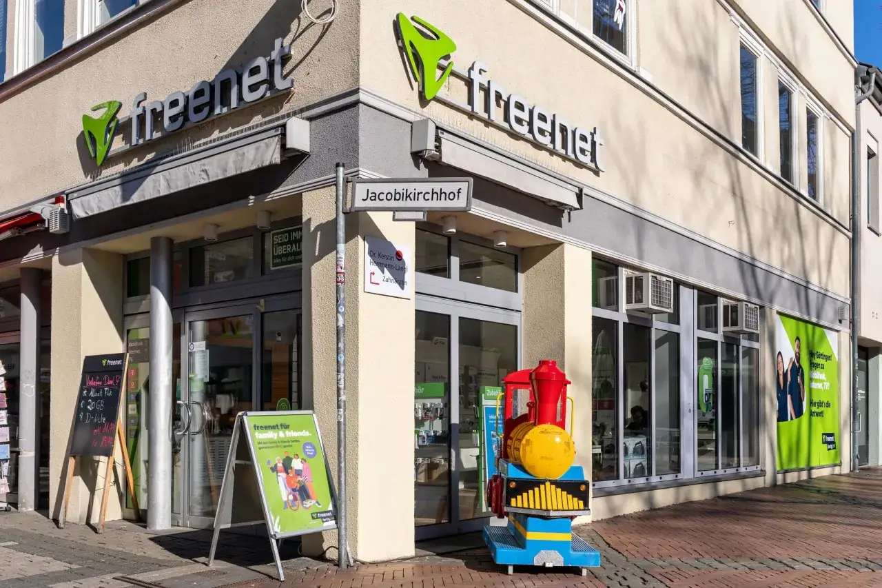 Freenet-Filiale am Jacobikirchhof. Vorsicht vor der freenet betrugsmasche, achte auf Angebote!