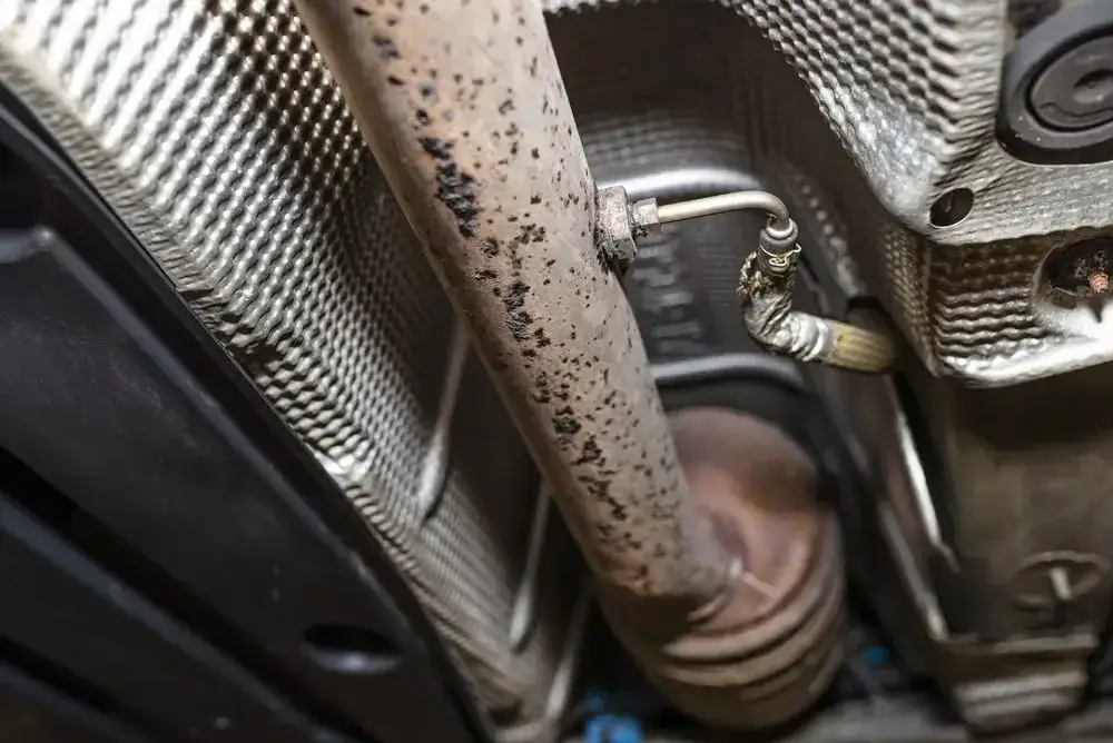 czujnik różnicy ciśnień DPF lokalizacja w samochodzie