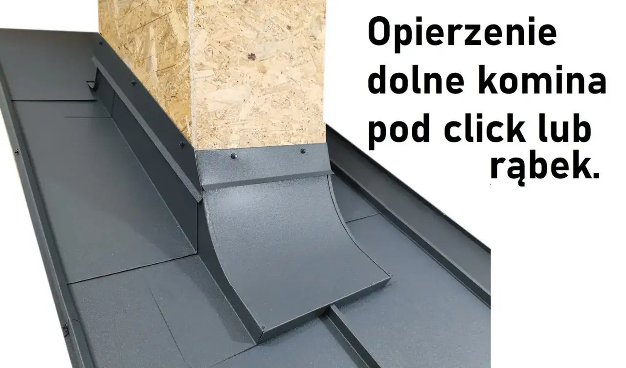 Obróbka blacharska komina na rąbek. Detal połączenia z dachem, zapewniający szczelność.