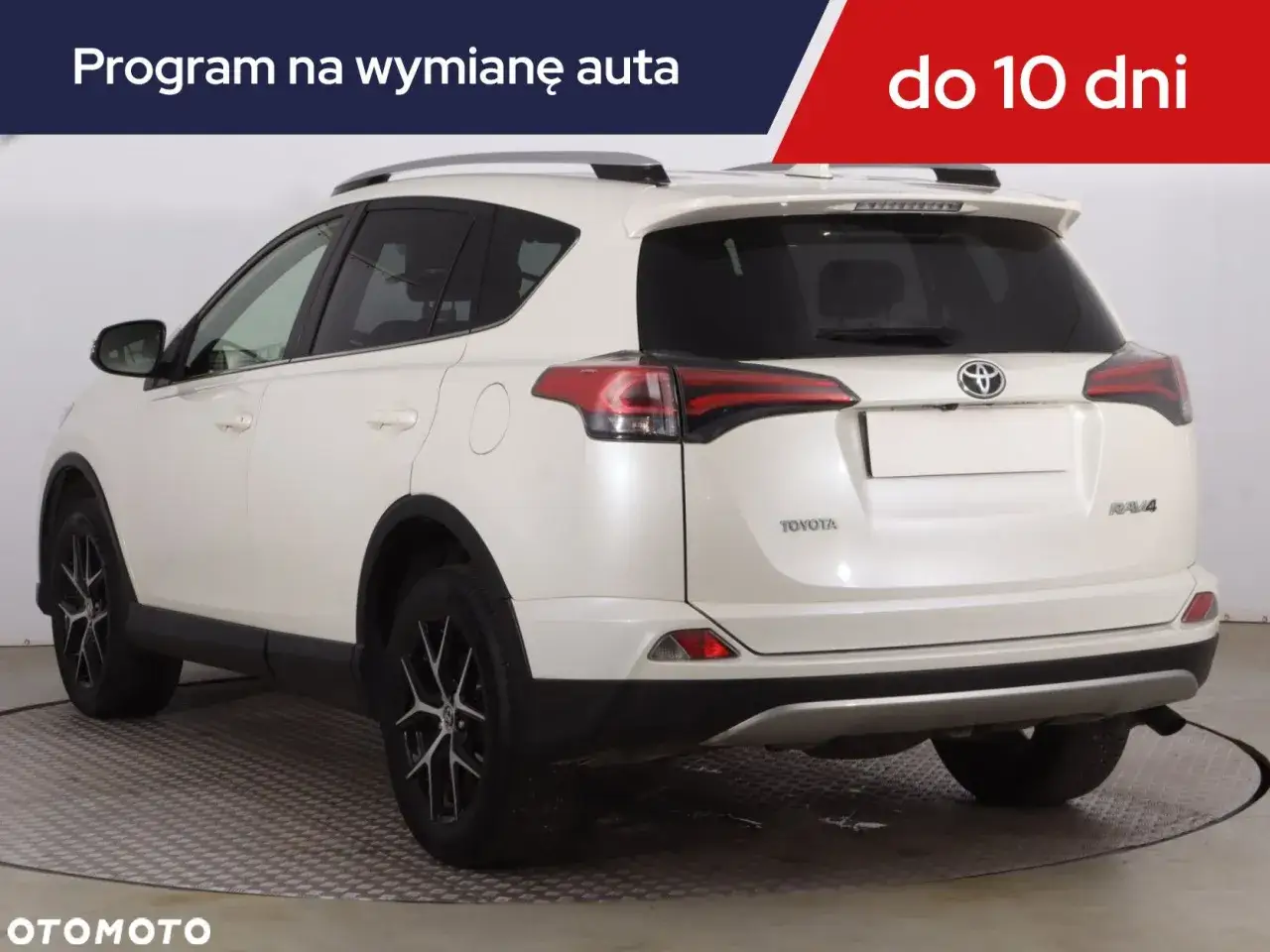 Biała Toyota RAV4 2020. Sprawdź atrakcyjną cenę w programie wymiany auta do 10 dni!