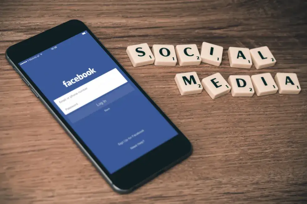 korzyści z aktualizacji aplikacji facebook bezpieczeństwo nowe funkcje
