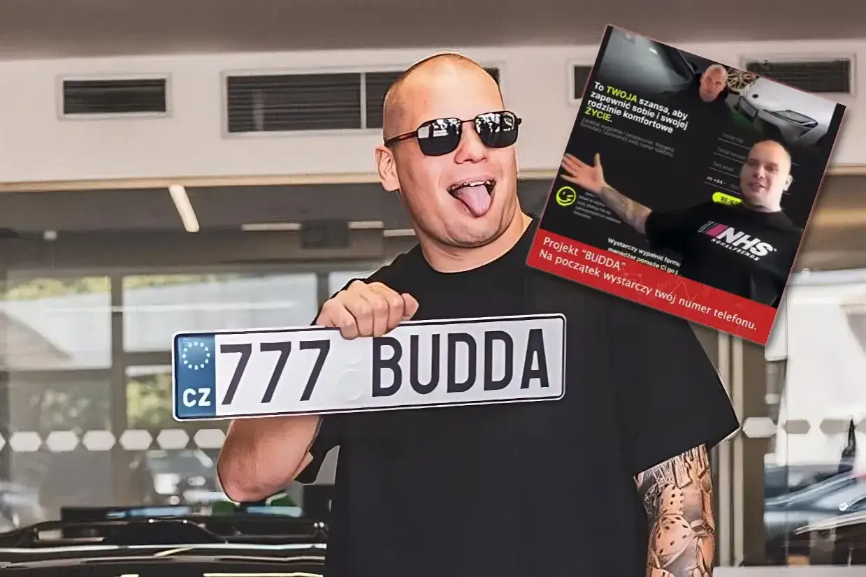 Budda z tablicą