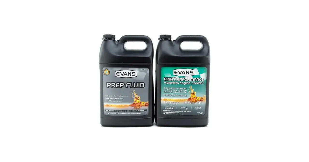 Dos bidones de refrigerante Evans: uno 