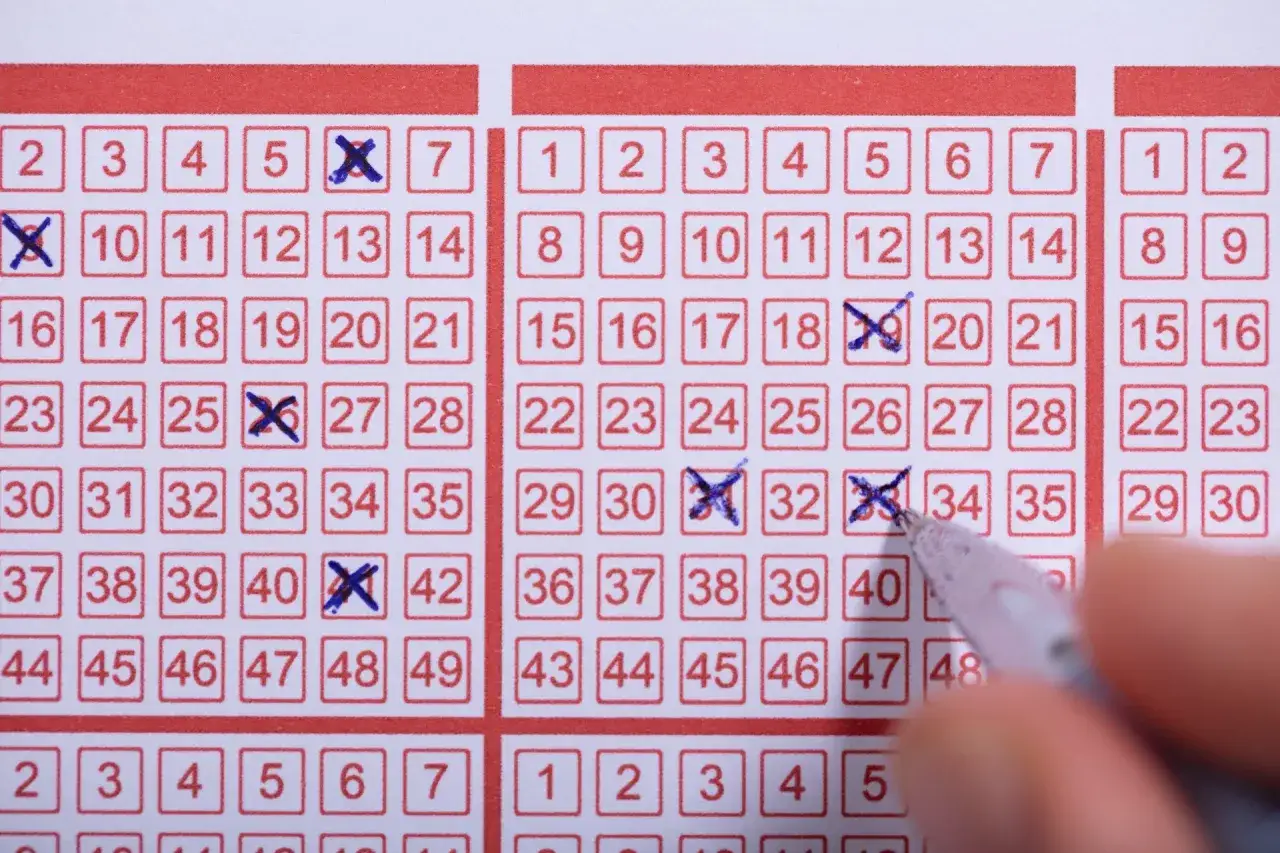 Prawda o rzekomych wróżbitach: na kuponie Eurojackpot zaznaczone liczby, które miały przynieść wygraną.