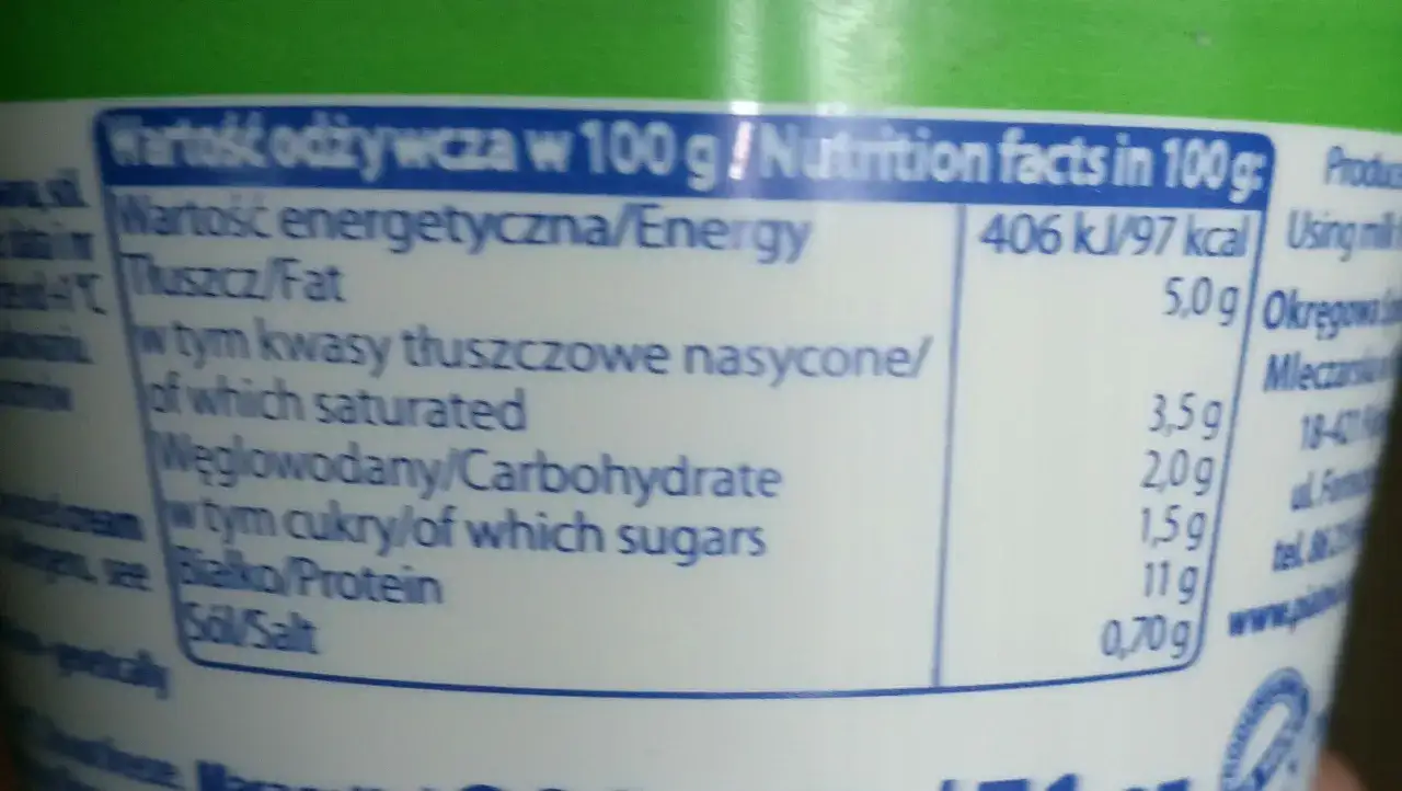 Serek wiejski zawiera 11g białka na 100g. To świetny wybór dla osób dbających o dietę bogatą w proteiny.