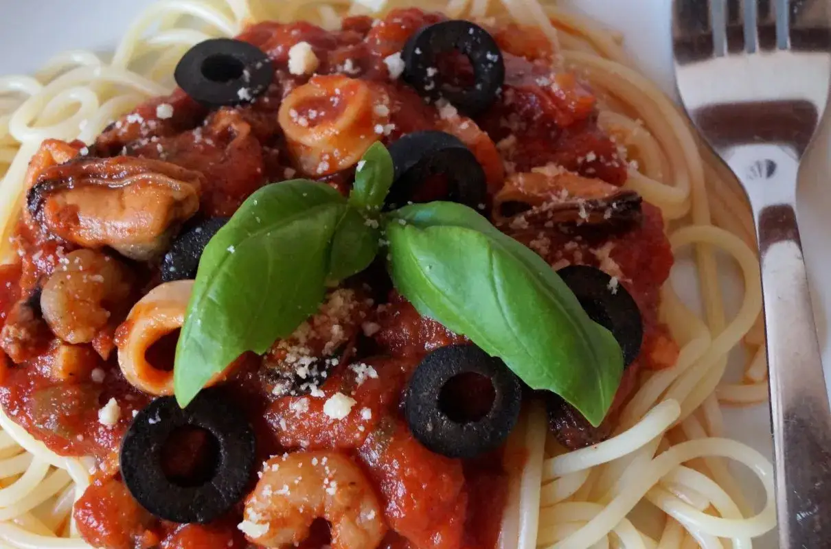Spaghetti frutti di mare świeże składniki