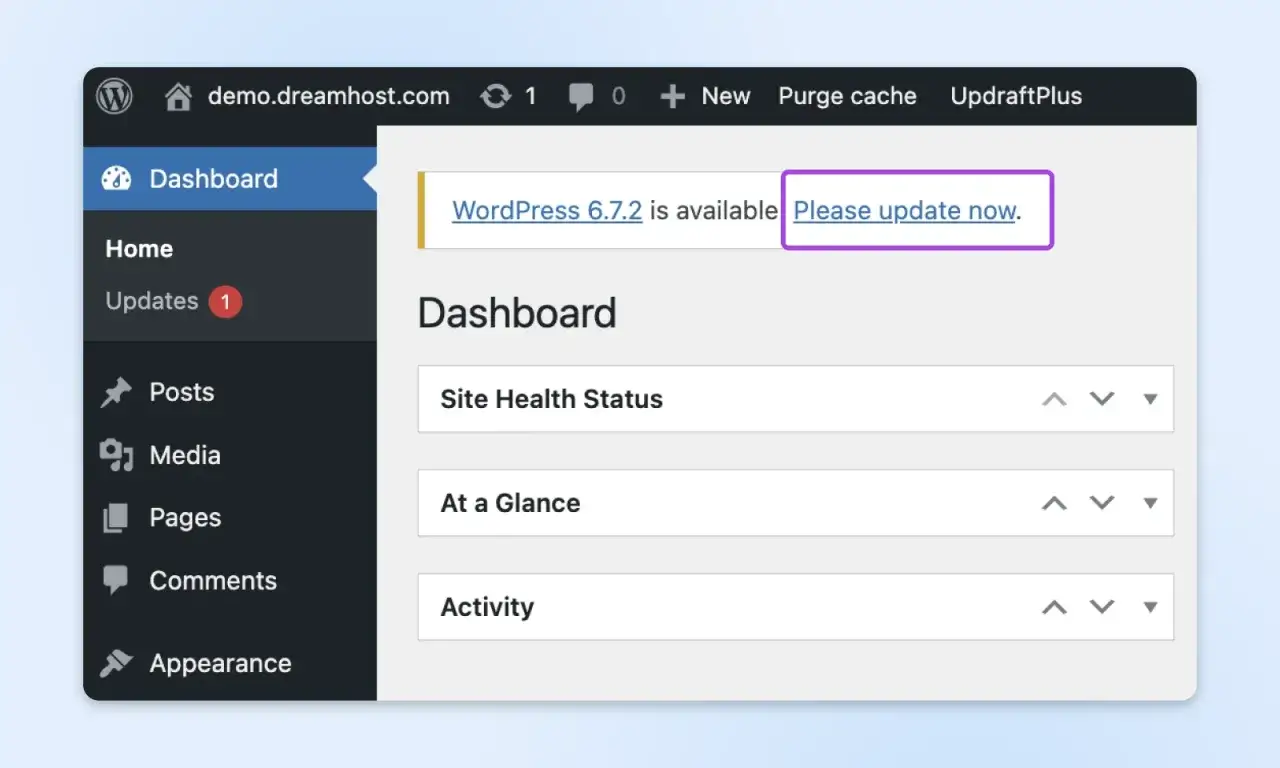Tableau de bord WordPress : une mise à jour est disponible. Le changelog de WordPress 6.7.2 est affiché, invitant à la mise à jour.