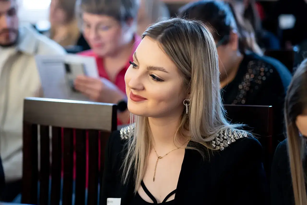 Zdjęcie W co się ubrać na bankiet, aby uniknąć modowej wpadki?