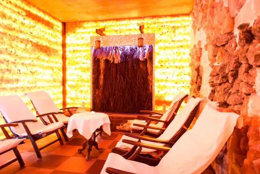 Dworek nad Pilicą SPA sauna jacuzzi grota solna