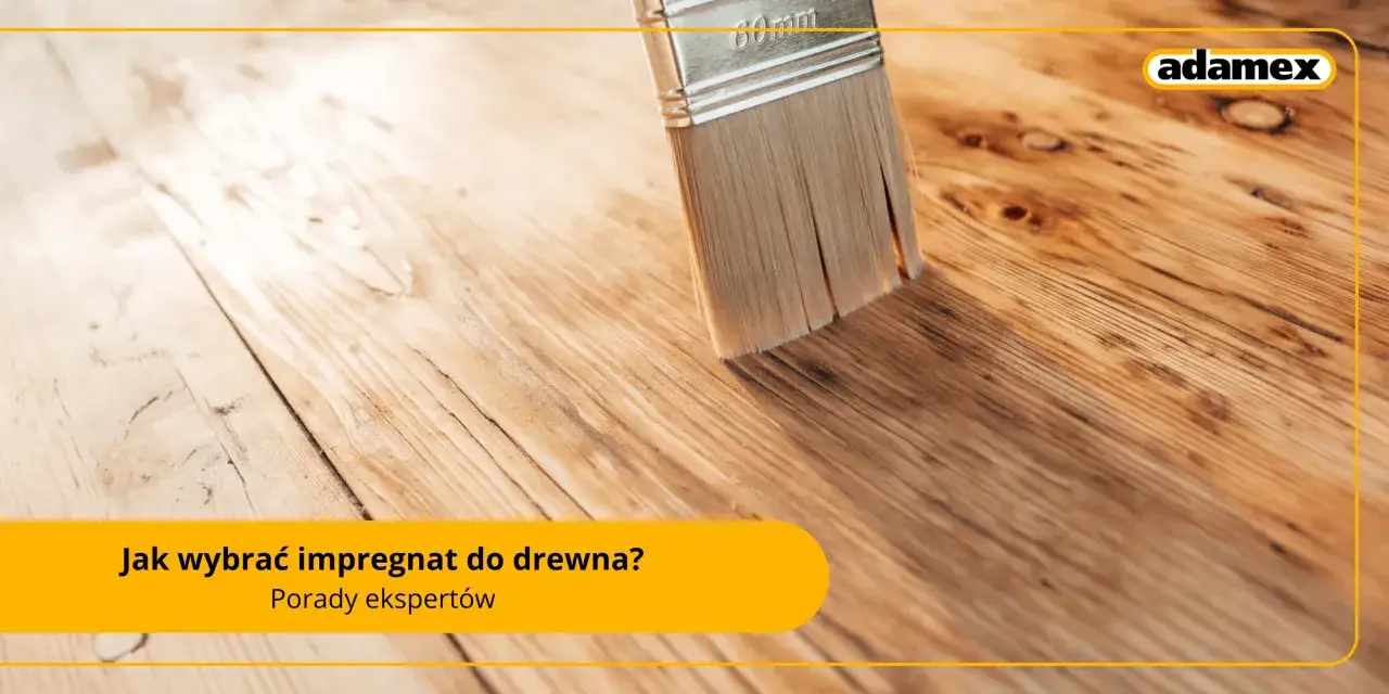 Pędzel nakłada ochronną warstwę na drewno. Dowiedz się, jaki impregnat do drewna na zewnątrz wybrać, by zabezpieczyć je przed warunkami atmosferycznymi.