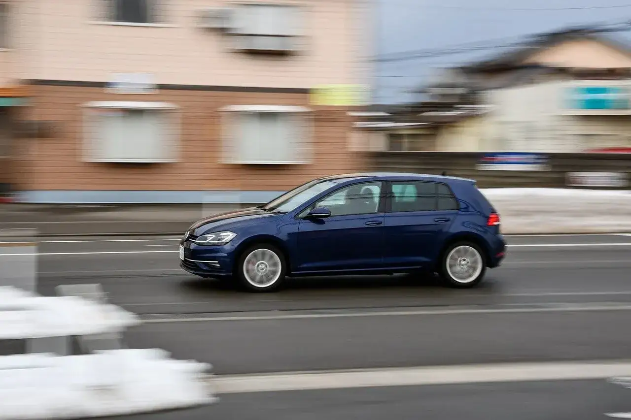 Por&oacute;wnanie silnik&oacute;w diesel i benzyna, infografika koszt&oacute;w eksploatacji