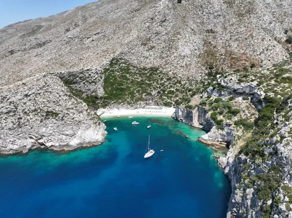 ukryte perły europy albańskie plaże słoweńskie jezioro