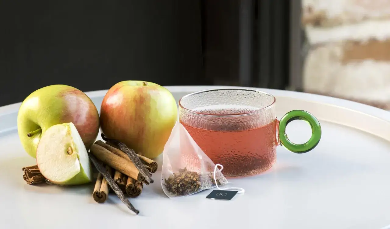 Orientalny jabłkowy napar z teahouse exclusives, z jabłkami, cynamonem i wanilią.