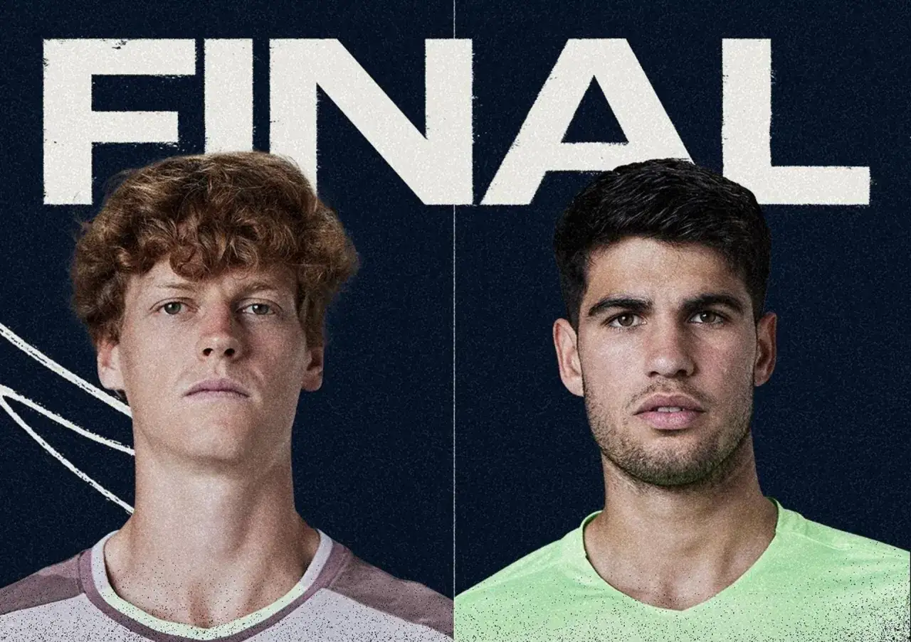 Dw&oacute;ch młodych tenisist&oacute;w, gotowych na decydujący mecz. Wielki finał US Open mężczyzn.