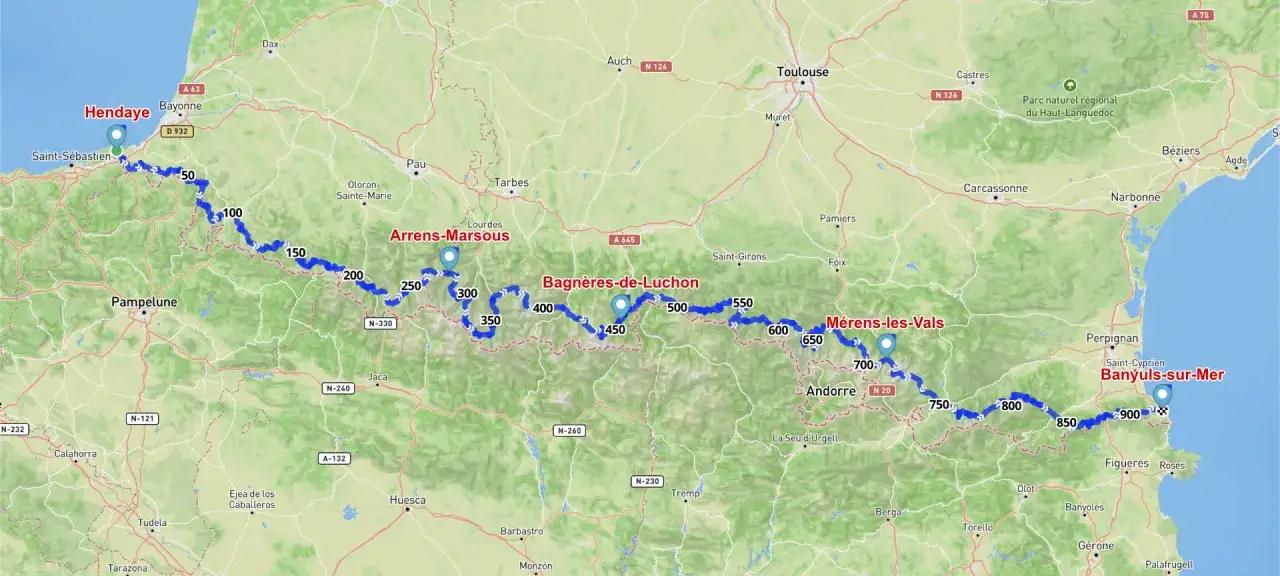 Carte du topo guide GR10, traversant les Pyrénées d'Hendaye à Banyuls-sur-Mer, avec des points kilométriques.