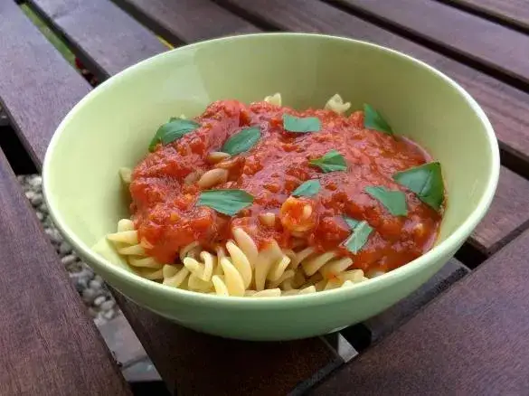 prosty sos pomidorowy do spaghetti