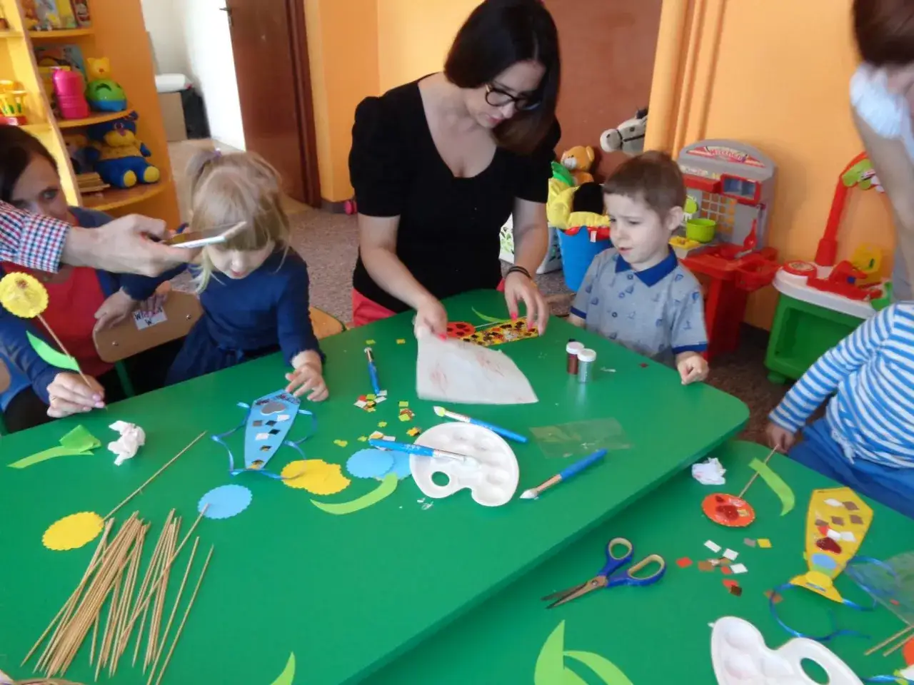 Organizacja zajęć plastycznych w przedszkolu z rodzicami