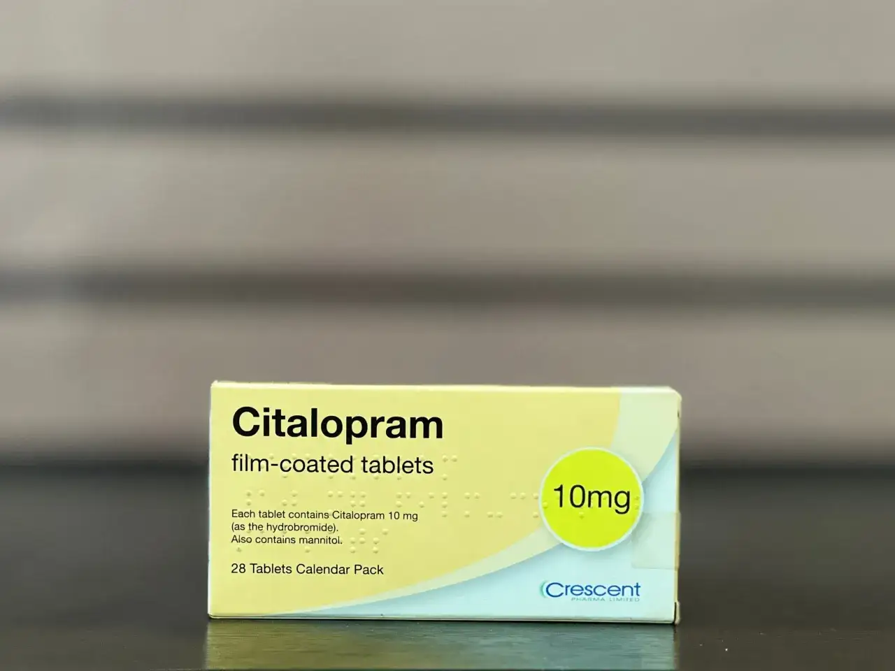 Opakowanie leku Citalopram 10 mg, zawierające 28 tabletek powlekanych.