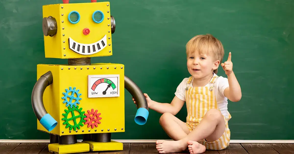 trwały robot z kartonu