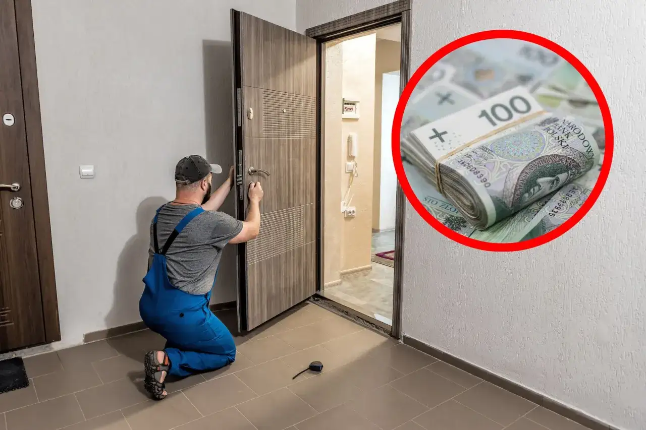 Remont mieszkania z pomocą dotacji. Mężczyzna montuje drzwi, a w tle stos banknotów 100 zł.