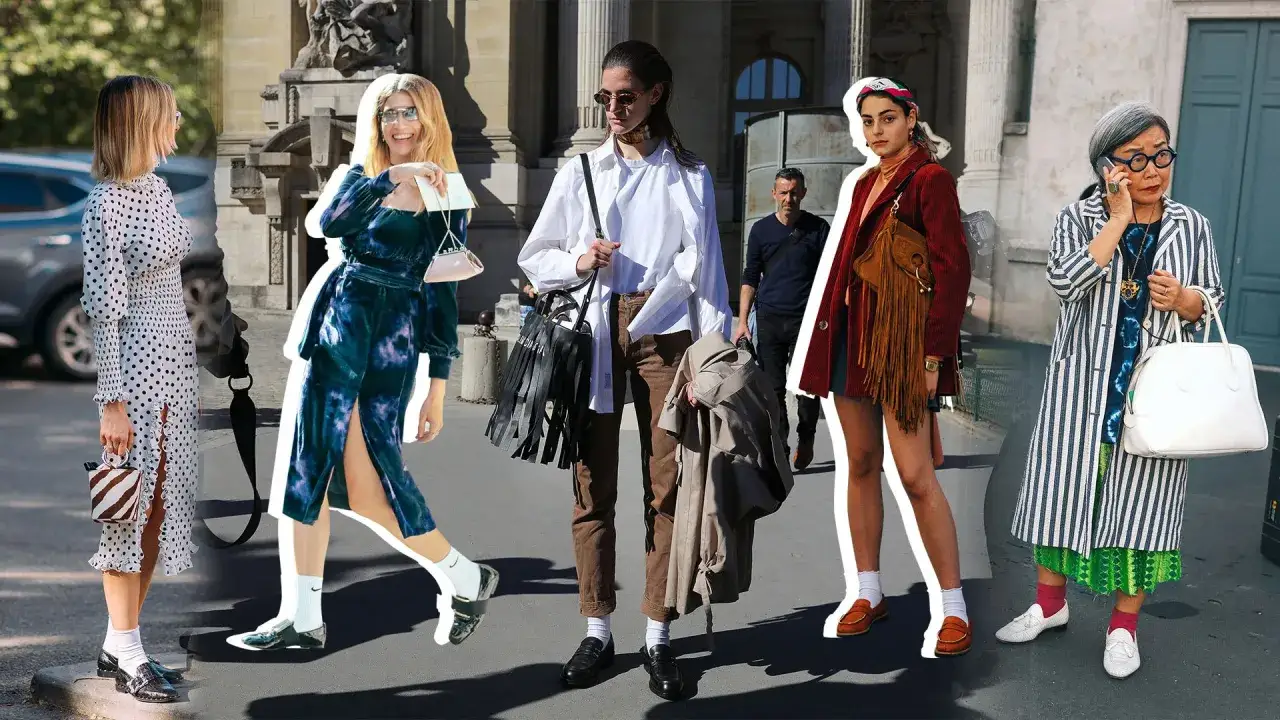 Cinq femmes stylées portent des chaussettes avec des mocassins, créant un look chic et décontracté.